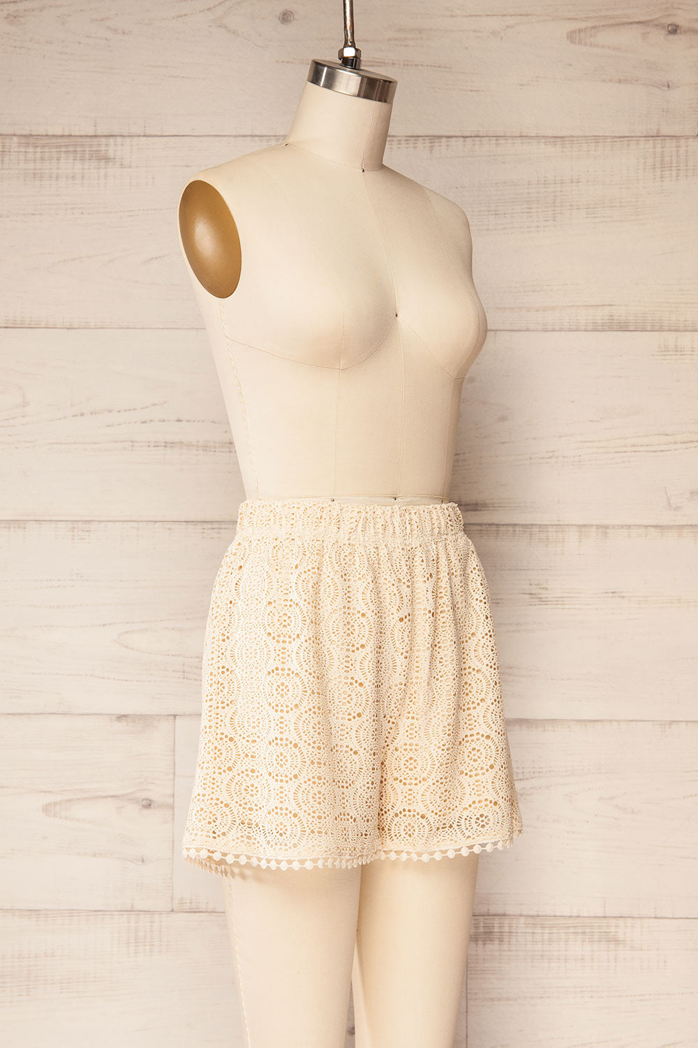 Djougou Beige Crochet Shorts | La petite garçonne side view
