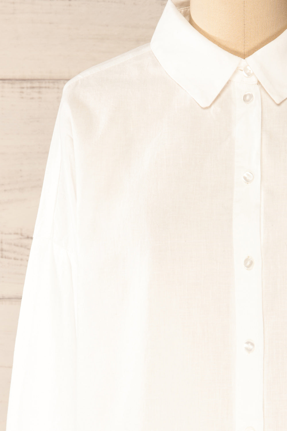 Dodoma White Oversized Button-Up Shirt | La petite garçonne  front close-up