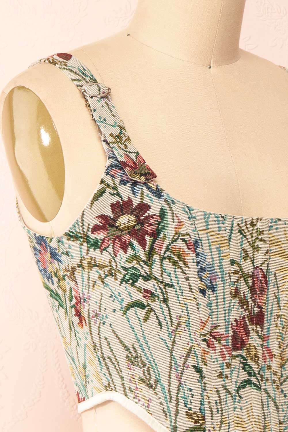 DRUSILLA side close-up