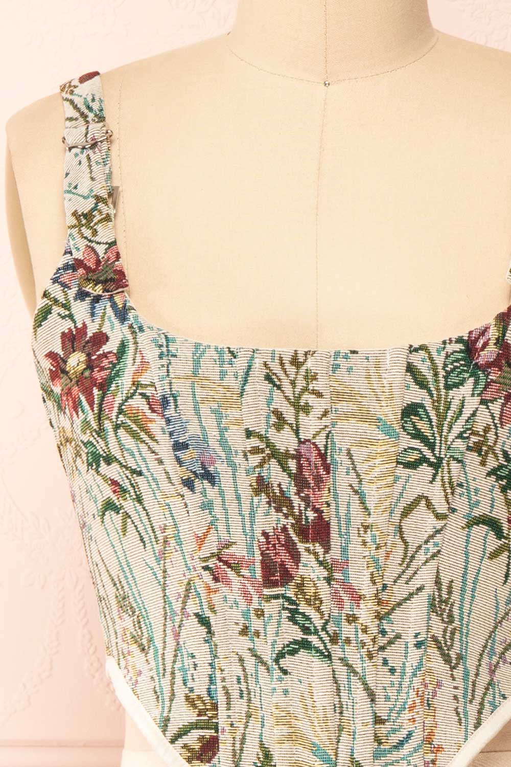 DRUSILLA front close-up