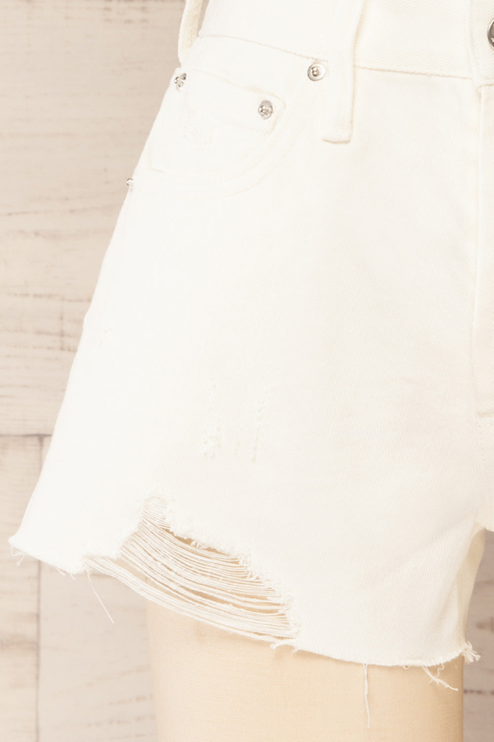 Dugla Ivory High-Waisted Denim Shorts | La petite garçonne bottom