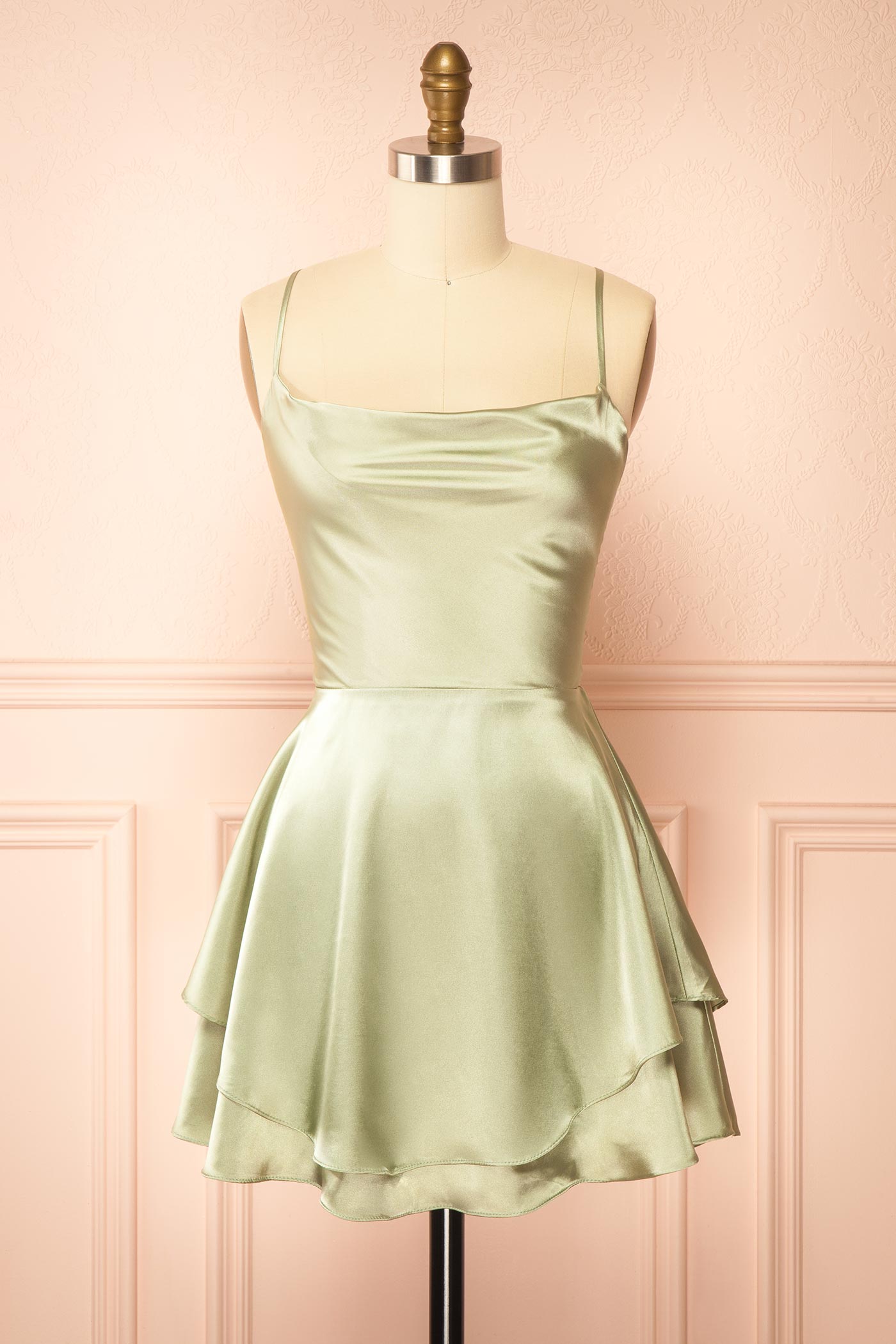 Ellya Sauge | Robe Courte en Satin à Lacets au Dos