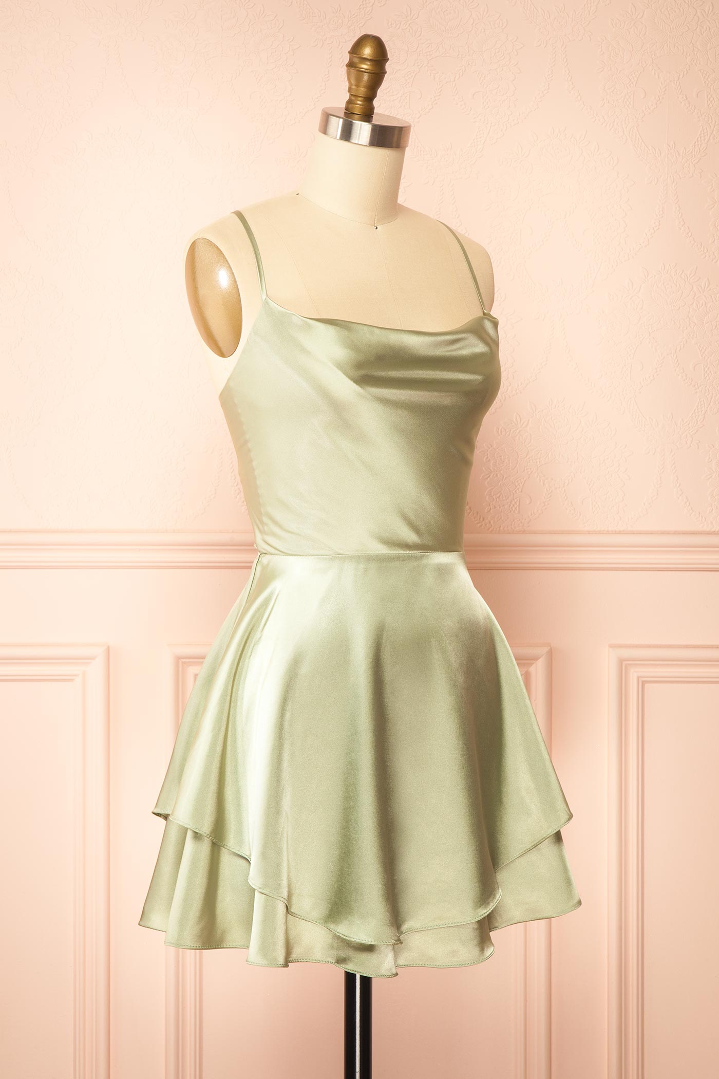 Ellya Sauge | Robe Courte en Satin à Lacets au Dos