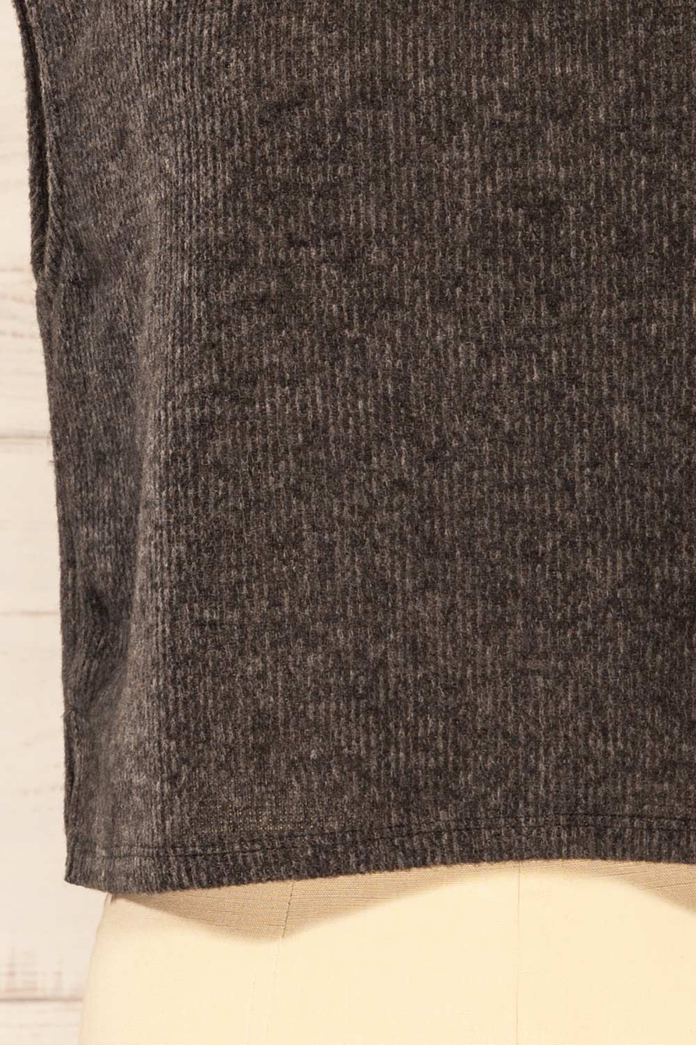 Epernay Charcoal Sleeveless Turtleneck Top | La petite garçonne bottom