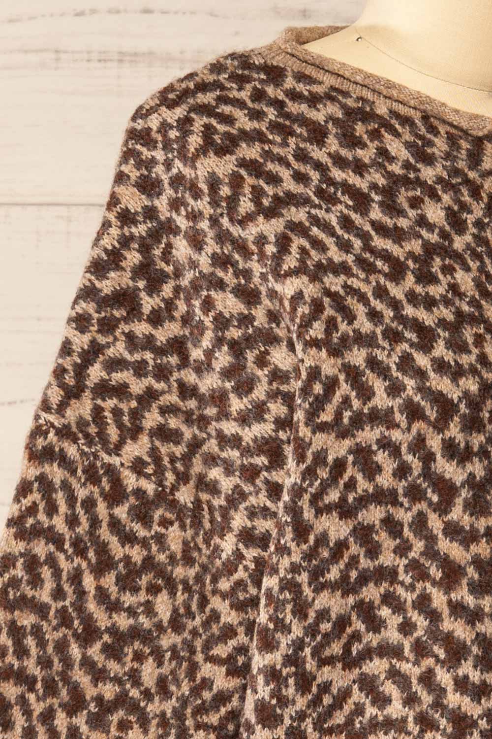 Esenler Oversized Knitted Leopard Cardigan | La petite garçonne side