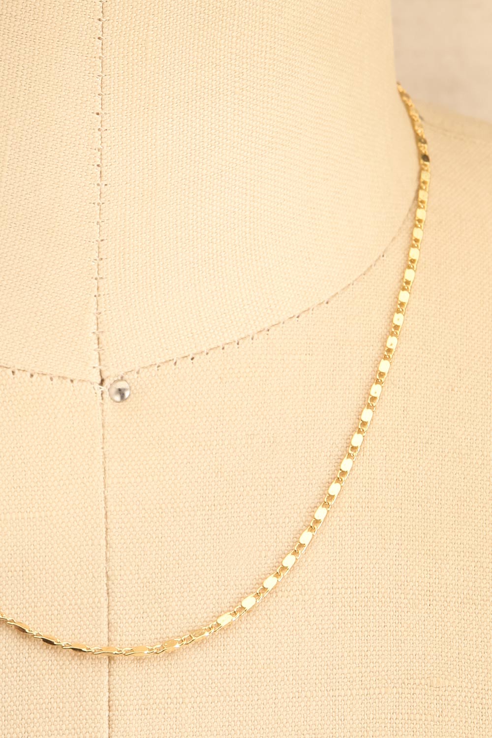 Eurotas Gold Chain w/ Flat Polished Links | La petite garçonne close-up