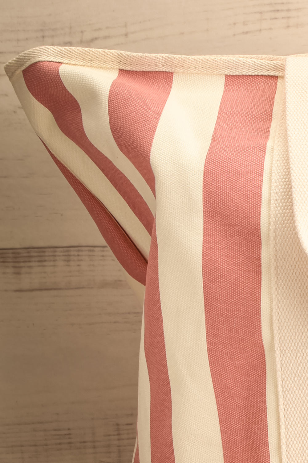 FAIRLIGHT ROSE/PINK details