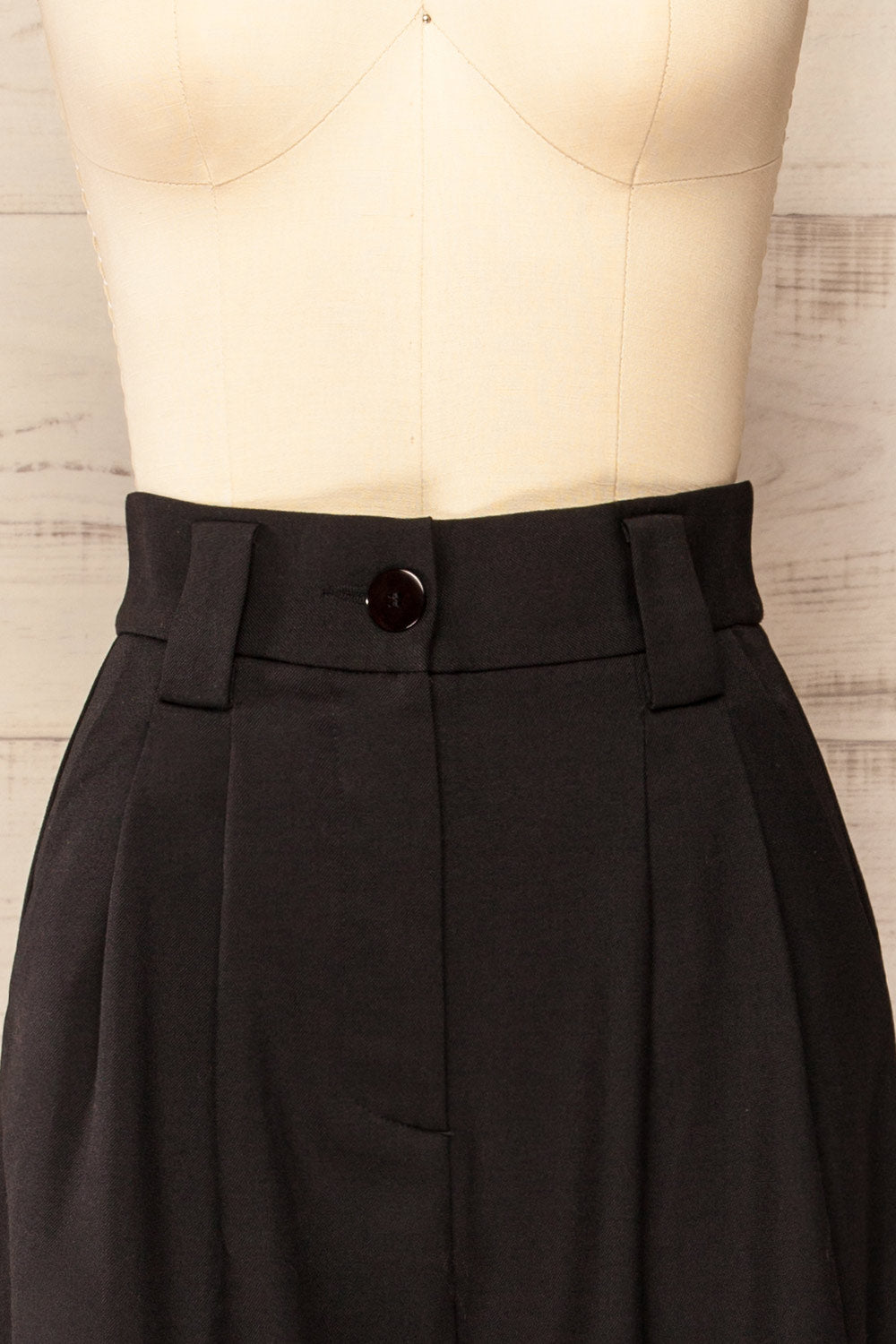 Famdon Black High-Waisted Wide Leg Pants | La petite garçonne front