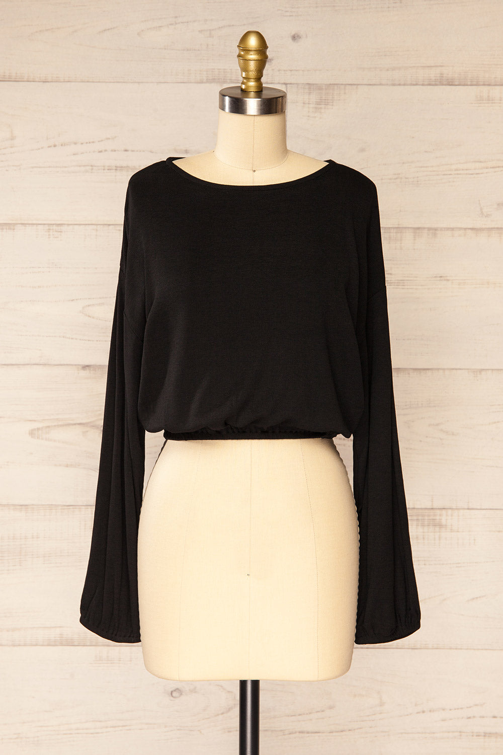 Farnham Black Ribbed Crop Top w/ Long Sleeves | La petite garçonne front view