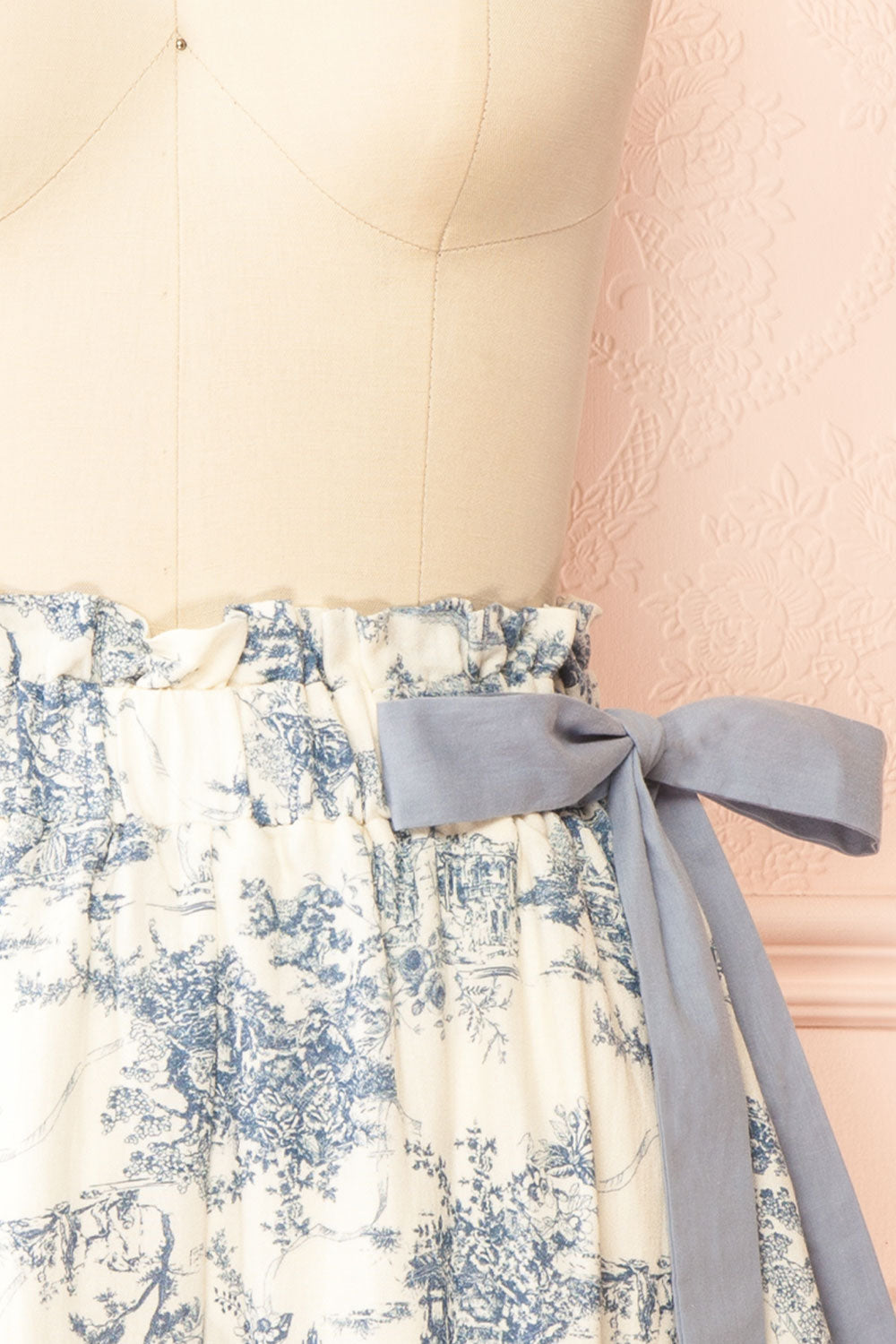 Fitzgerald | Shorts with Ribbons and Blue French Toile Pattern | Ruffle