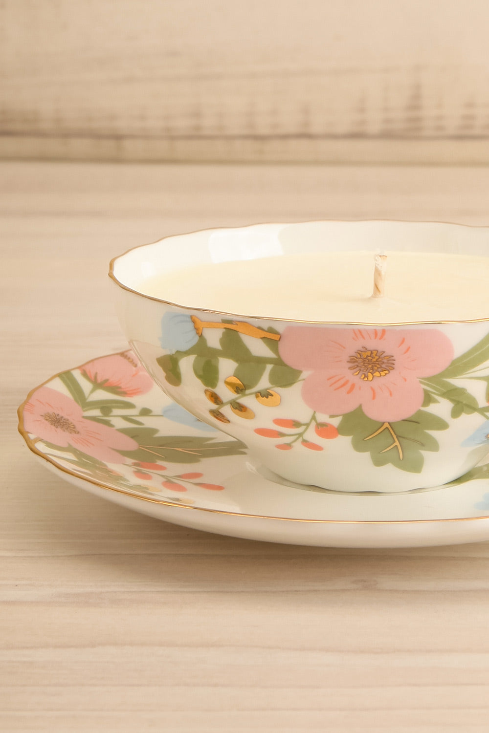 Mimosa Blossom and Nectarine Teacup Candle | Maison garçonne close-up