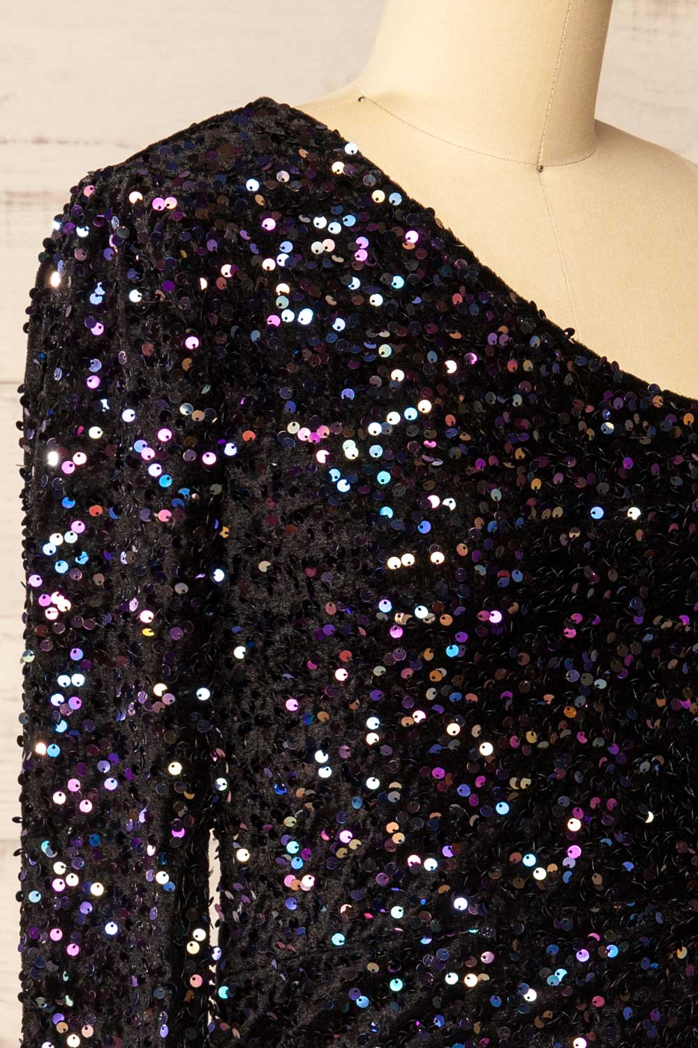 Florange Short Black One Sleeve Sequin Dress | La petite garçonne side