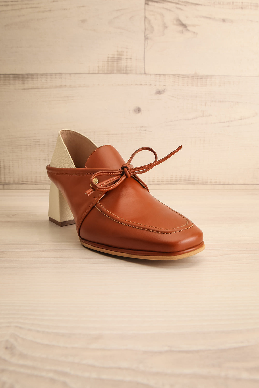 Focus Brown Bicolored Heeled Loafer | La petite garçonne front view