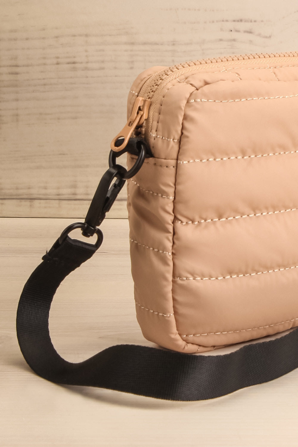 FOLKESTONE BEIGE side close-up