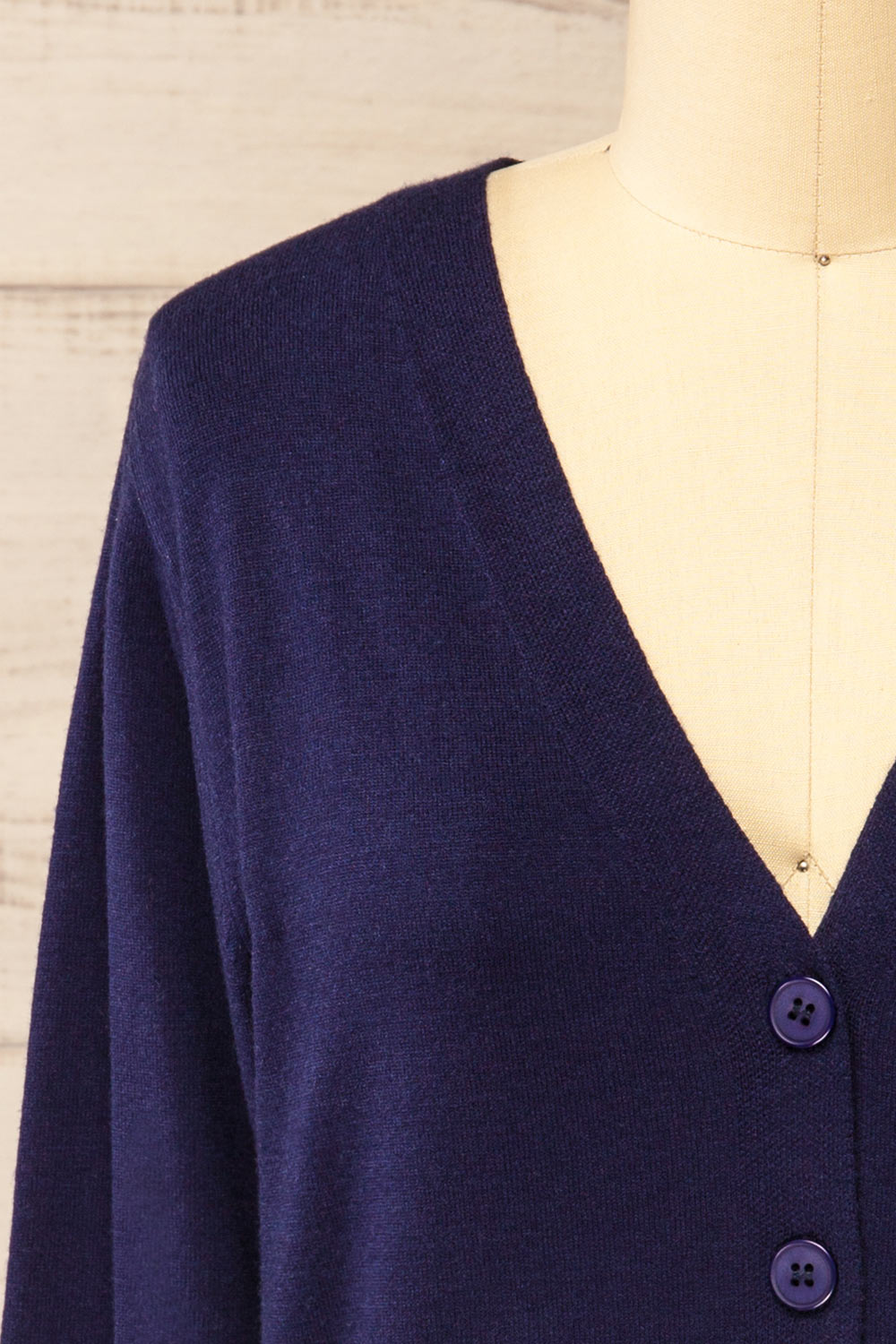 Fortingal Navy Blue Cardigan w/ Scalloped Hem | La petite garçonne front