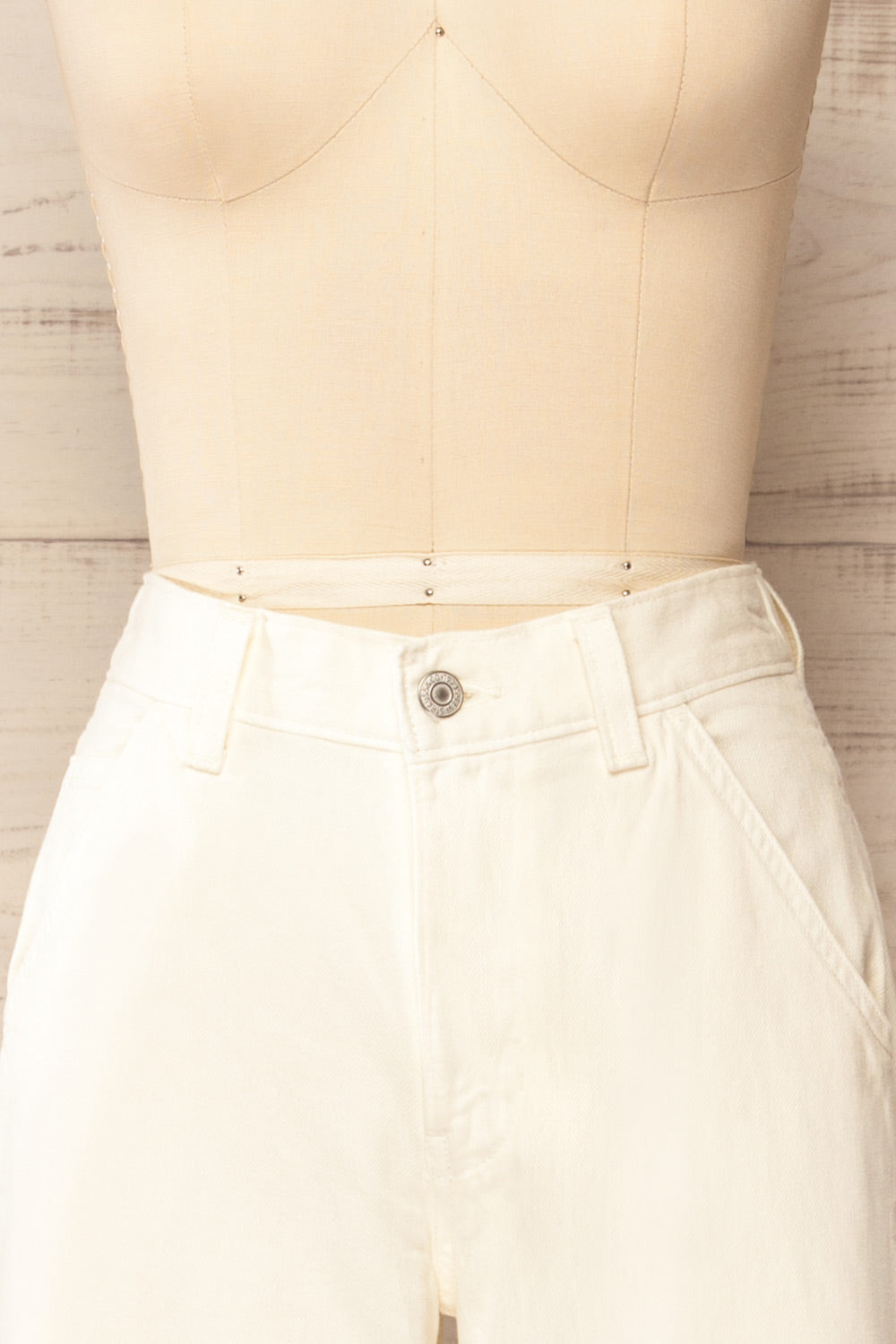 Fredonia Ivory Mid-Rise Baggy Jeans w/ Pockets | La petite garçonne front