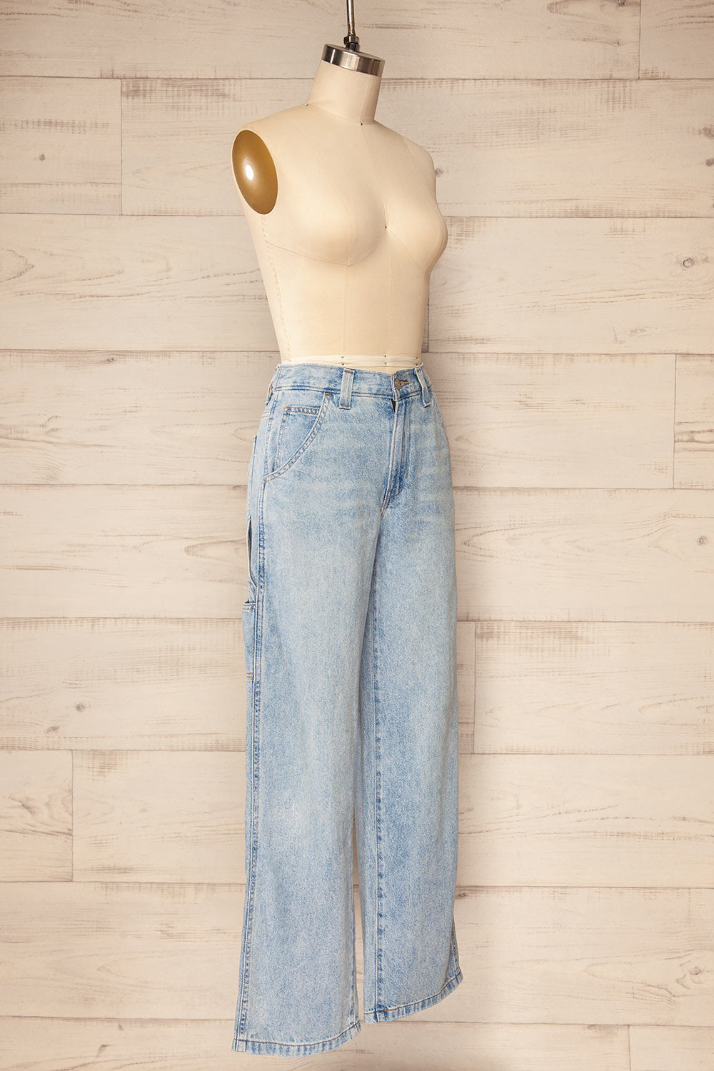 Fredonia Light Wash Mid-Rise Baggy Jeans | La petite garçonne side view