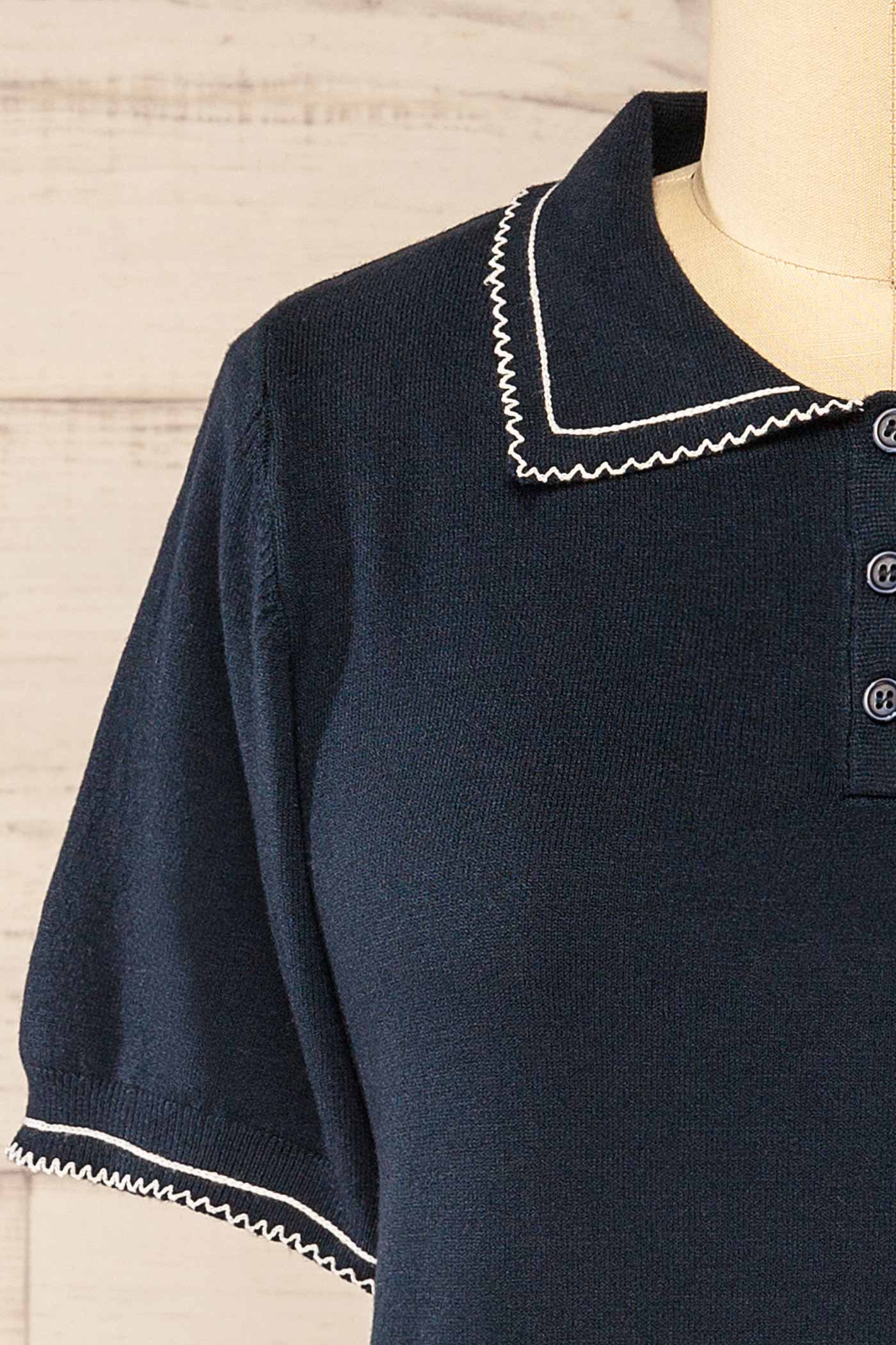 Fridolina Navy Short-Sleeved Knit Polo | La petite garçonne details