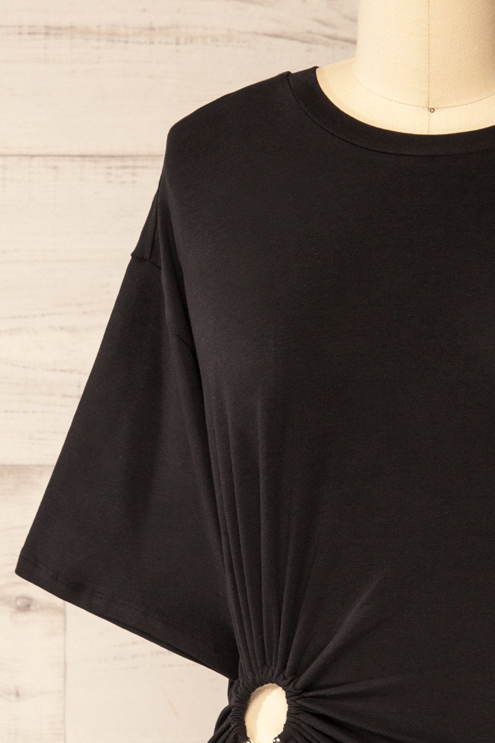 Fushun Black Pierced T-Shirt w/ Slit | La petite garçonne front