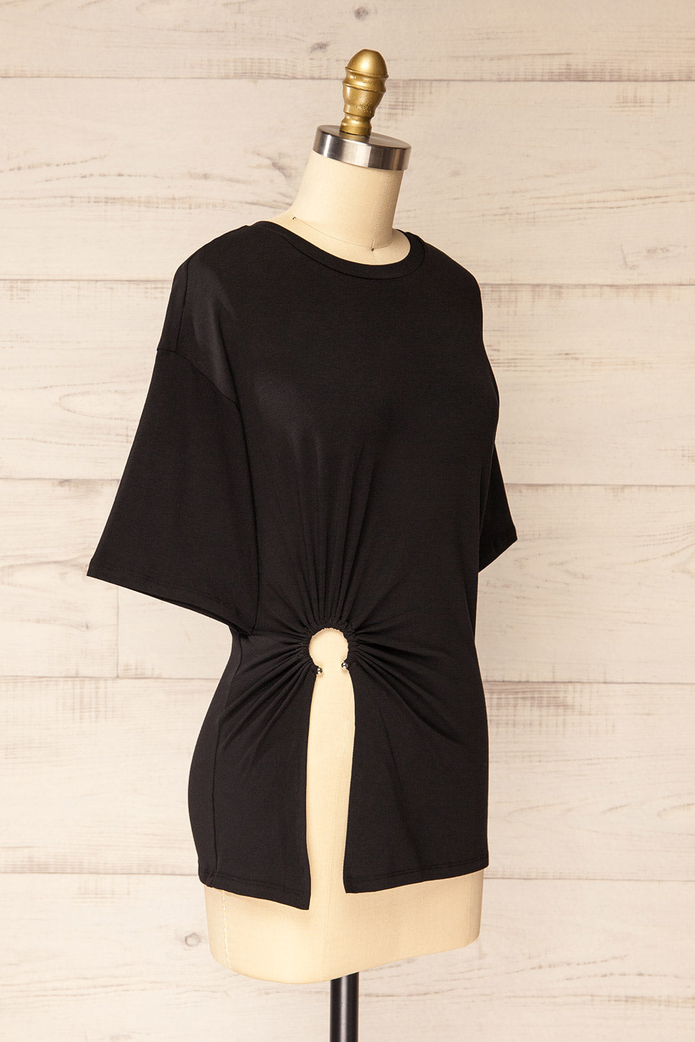 Fushun Black Pierced T-Shirt w/ Slit | La petite garçonne side view