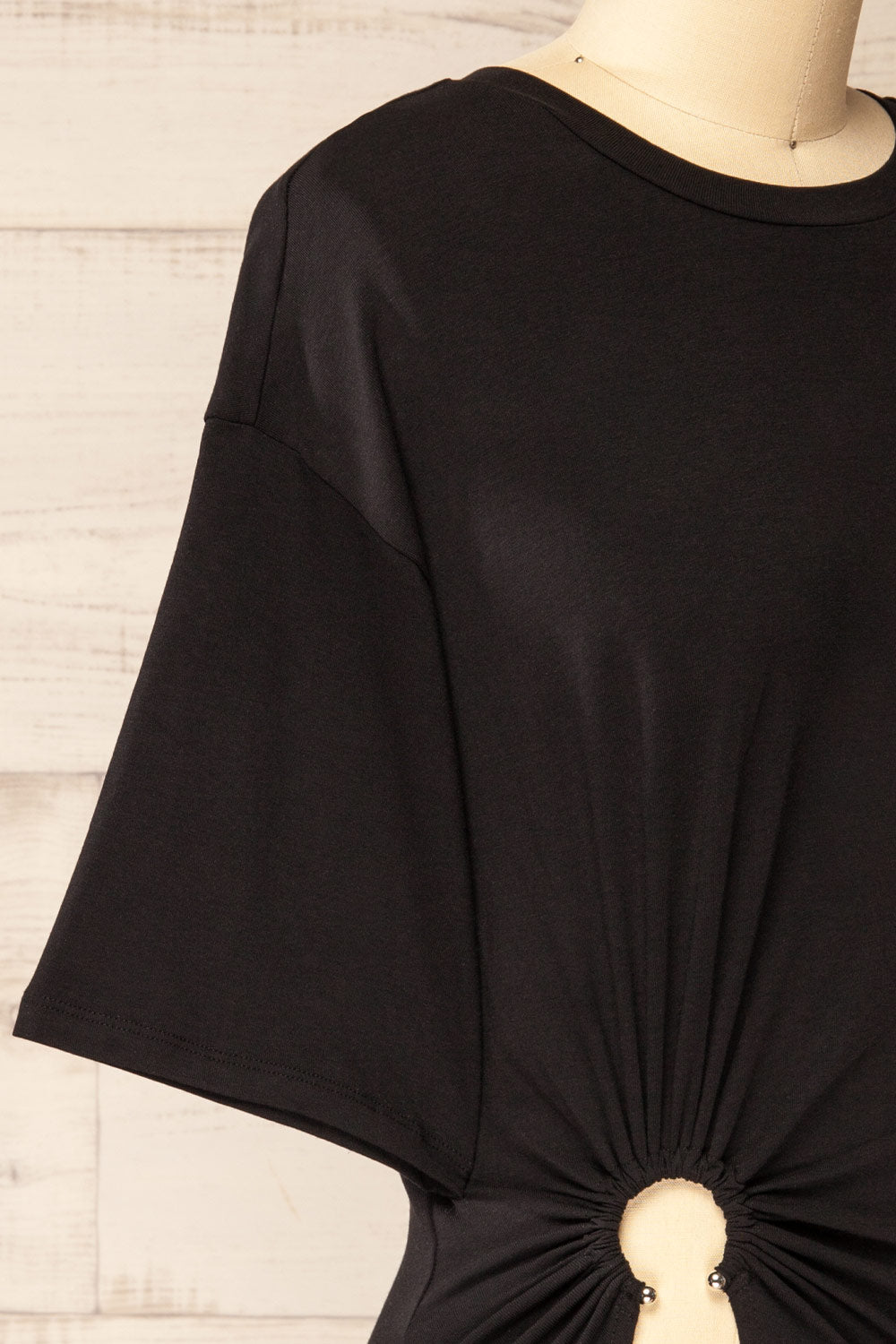 Fushun Black Pierced T-Shirt w/ Slit | La petite garçonne side