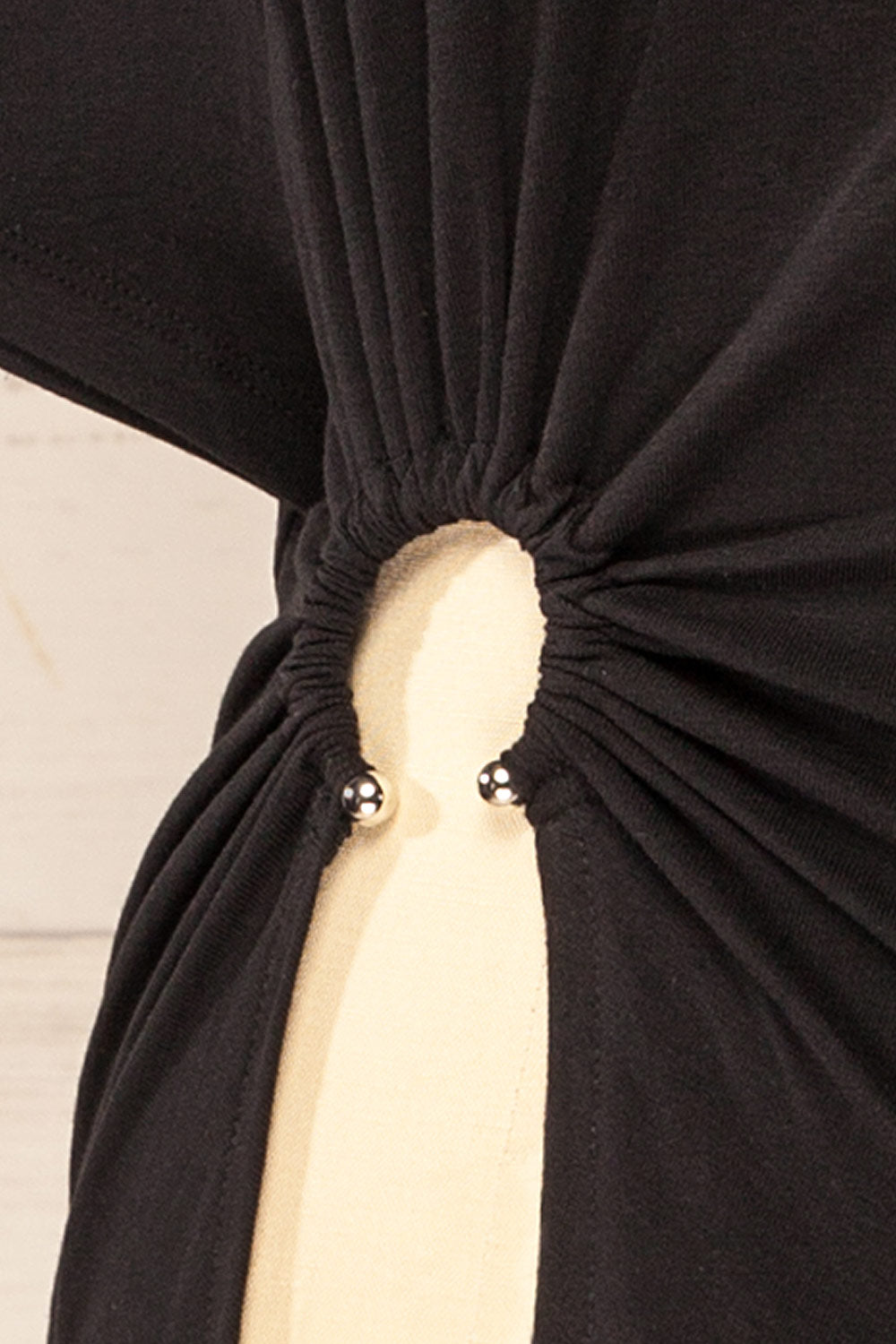 Fushun Black Pierced T-Shirt w/ Slit | La petite garçonne fabric