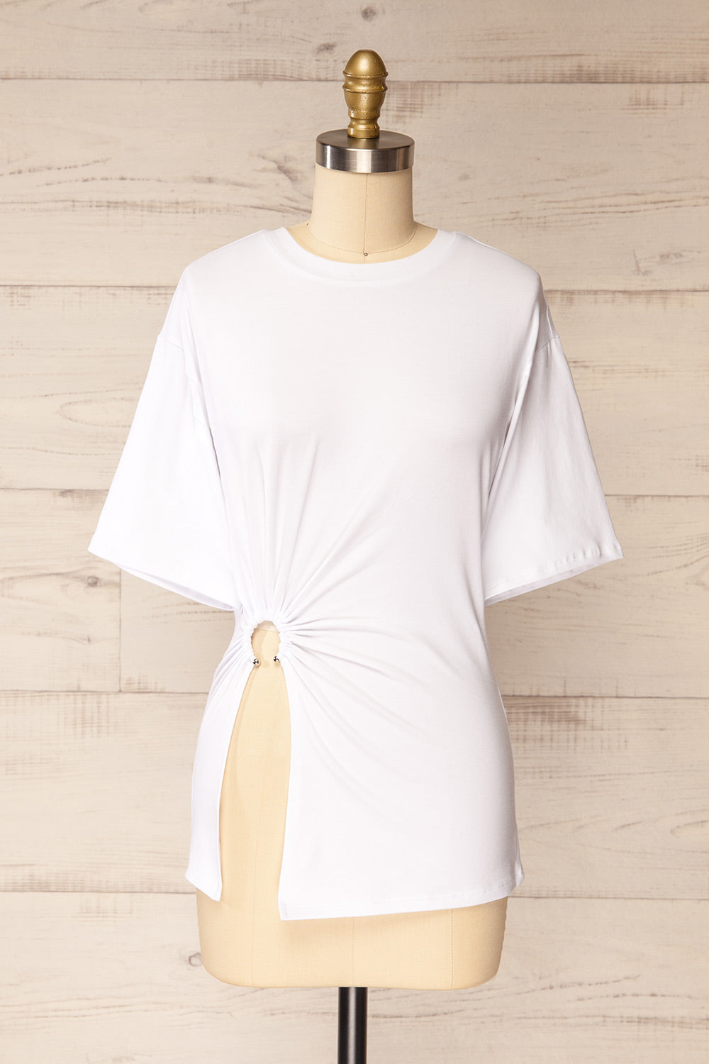 Fushun White Pierced T-Shirt w/ Slit | La petite garçonne front view