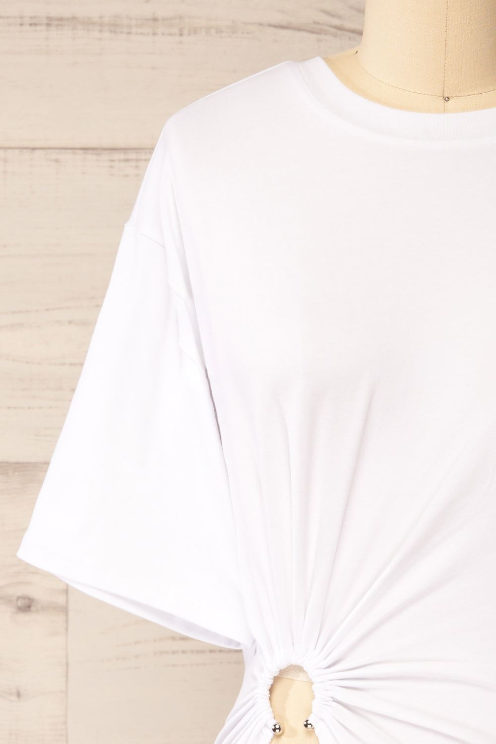 Fushun White Pierced T-Shirt w/ Slit | La petite garçonne front