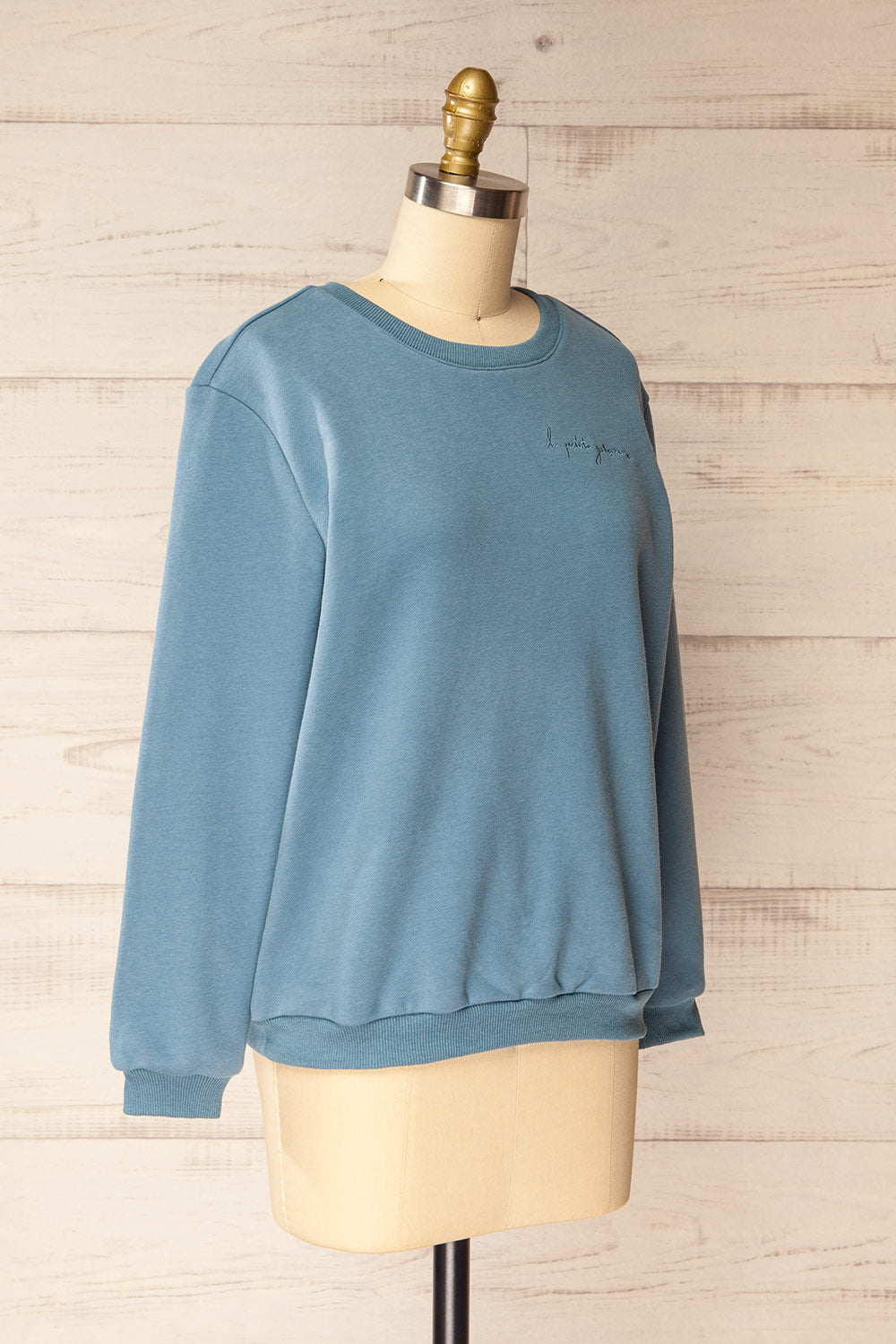 Galway Blue Exclusive La petite garçonne Embroidered Sweatshirt | La petite garçonne side view