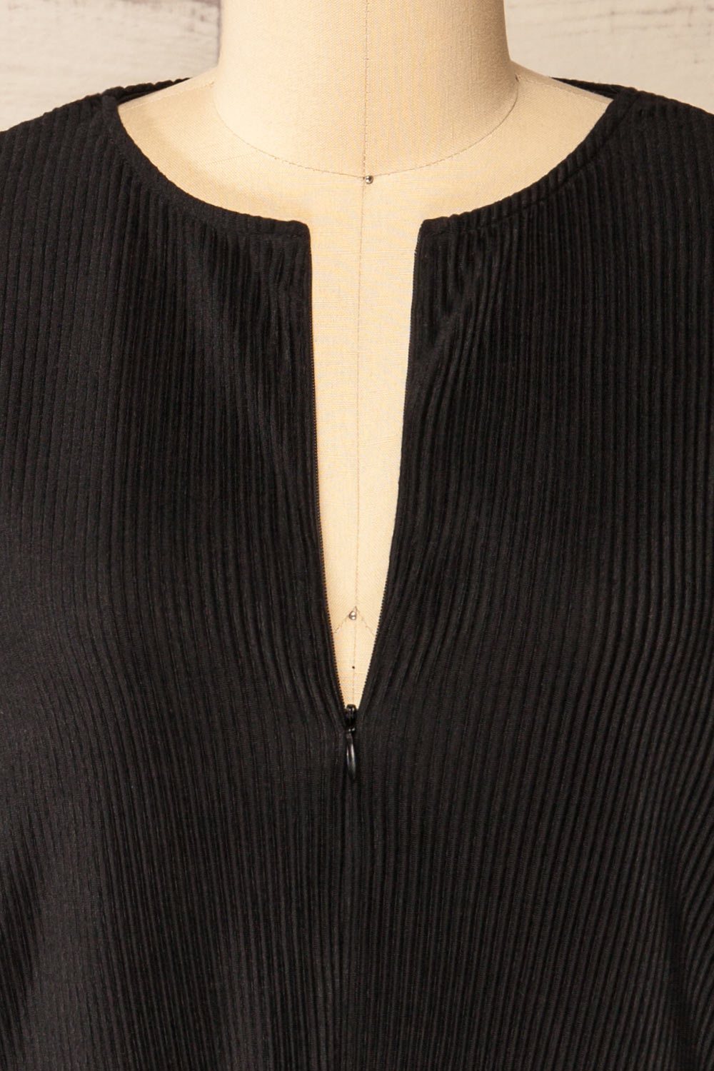 GEIA NOIR/BLACK front close-up