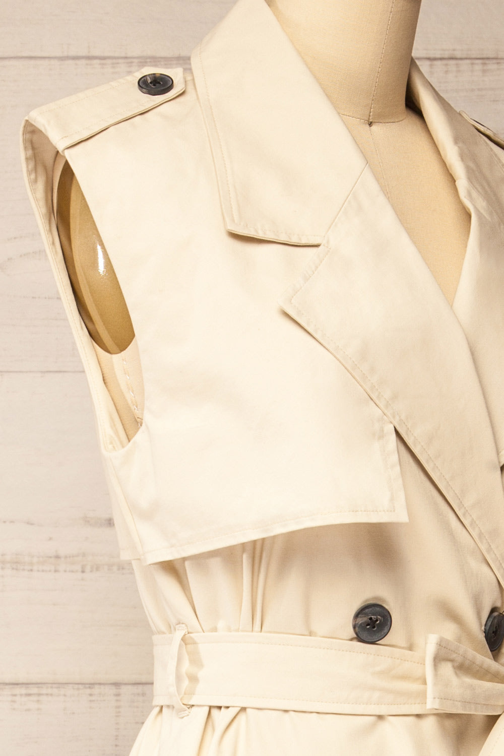 Georgetown Beige Sleeveless Trench Coat | La petite garçonne side