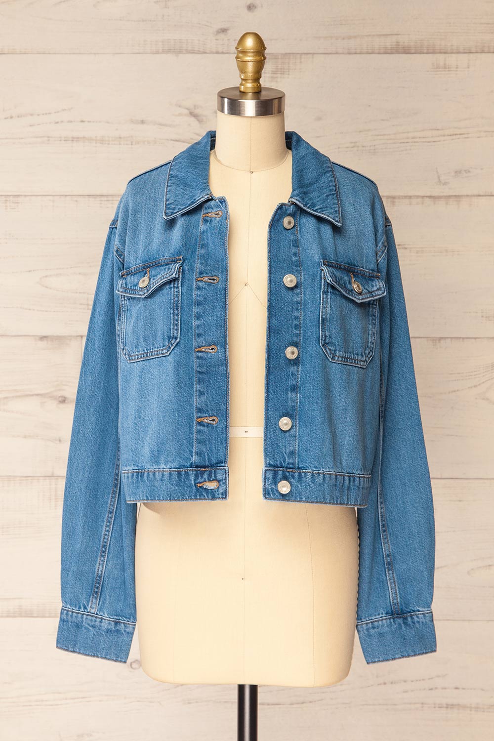 Ghandruk Cropped Denim Jacket with Pockets | La petite garçonne front view