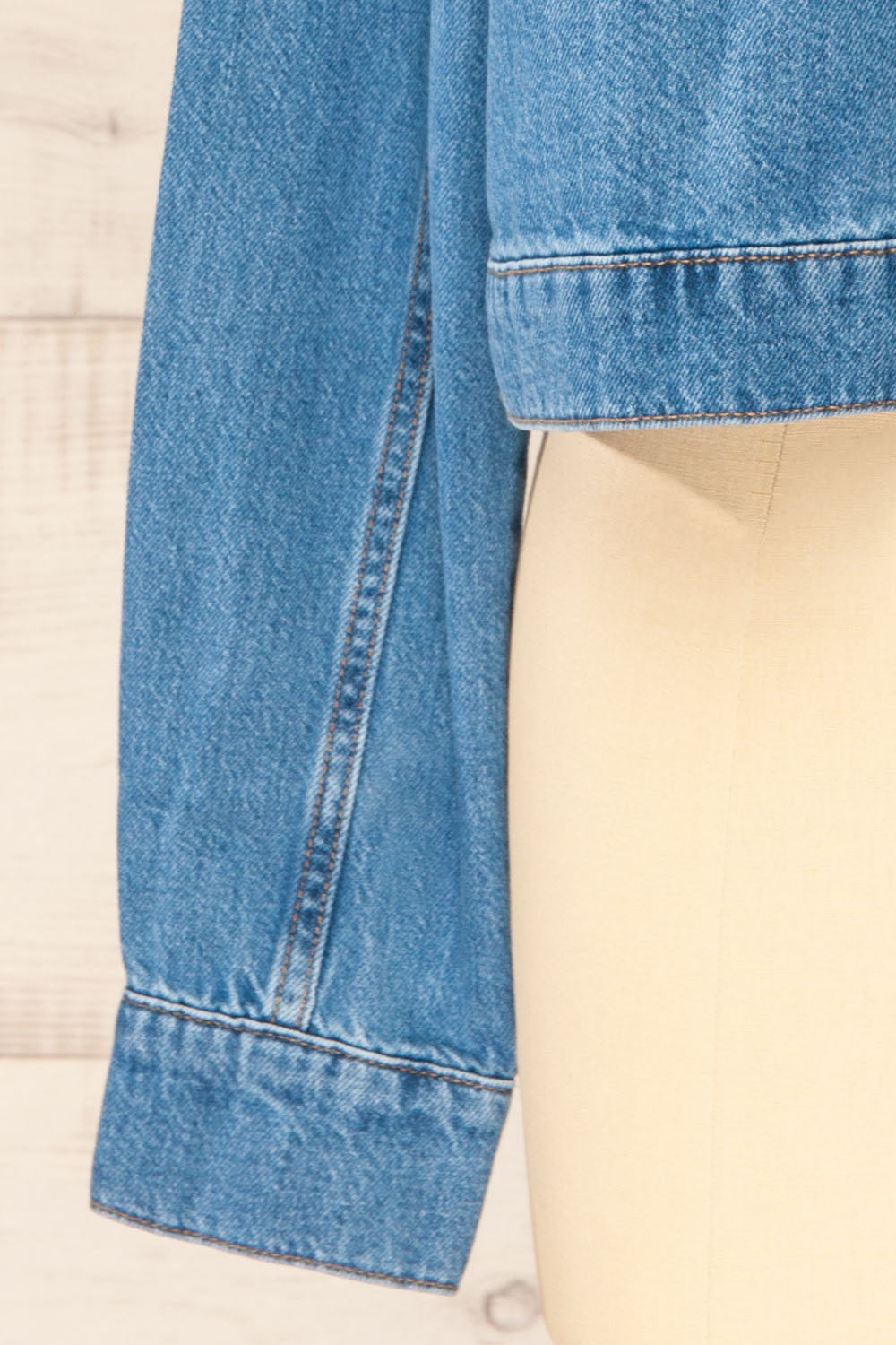 Ghandruk Cropped Denim Jacket with Pockets | La petite garçonne sleeve