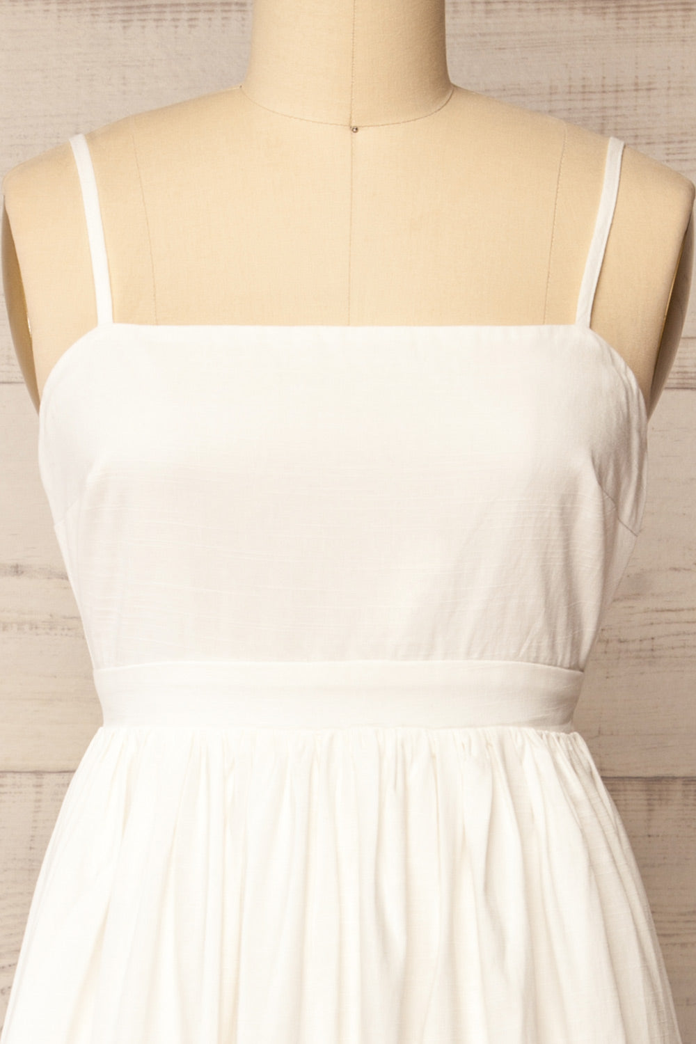 Ghunsa White Dress w/ Palm Embroideries | La petite garçonne front