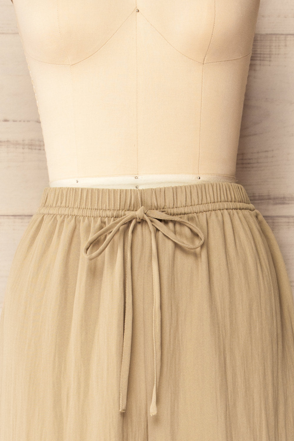 Gilroy Beige Loose-Fitted Pants with Elastic Band | La petite garçonne front