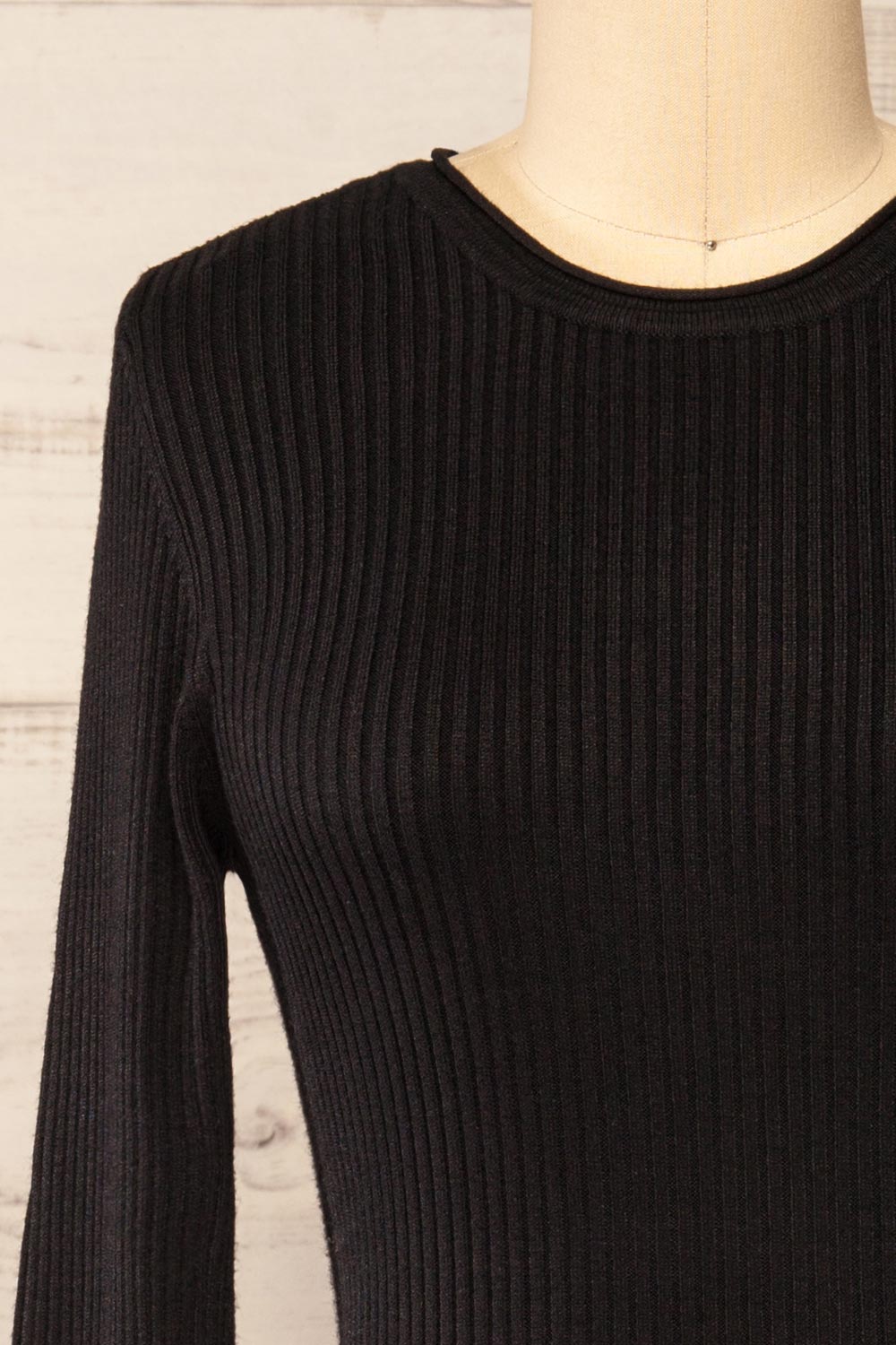 Gitega Short Rib-Knit Black Dress w/ Long Sleeves | La petite garçonne front close-up