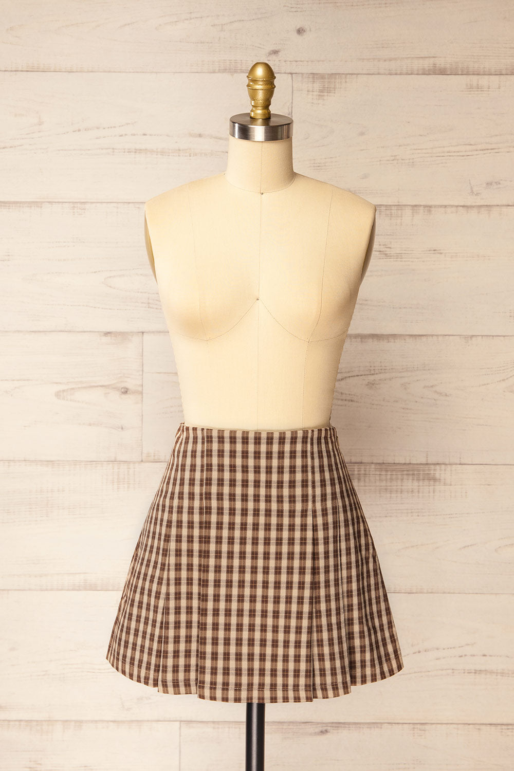 Goldhunga Short Brown Plaid Skirt with Pleats | La petite garçonne front view