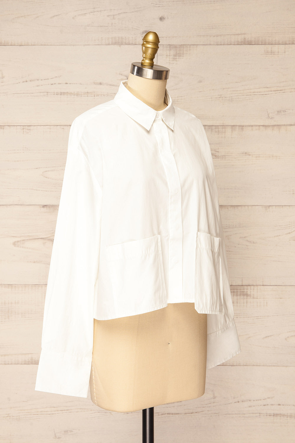 Gotham White Cropped Shirt w/ Pockets | La petite garçonne side view