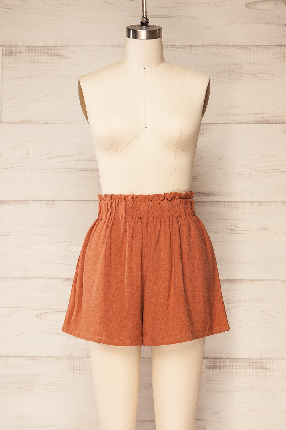 Hatherleigh Rust Loose Shorts w/ Elastic Waist | La petite garçonne front view