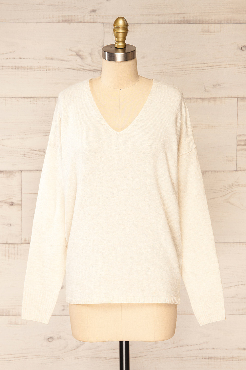 Havre Ivory Soft Knit V-Neck Sweater | La petite garçonne front view