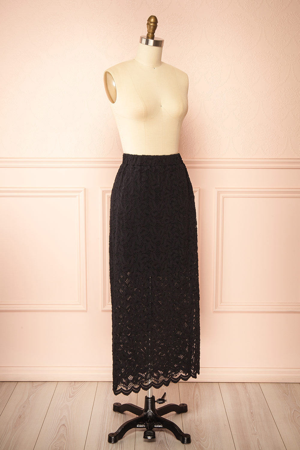 Hikaru Jupe Noire Longue en Dentelle | Boutique 1861 side view