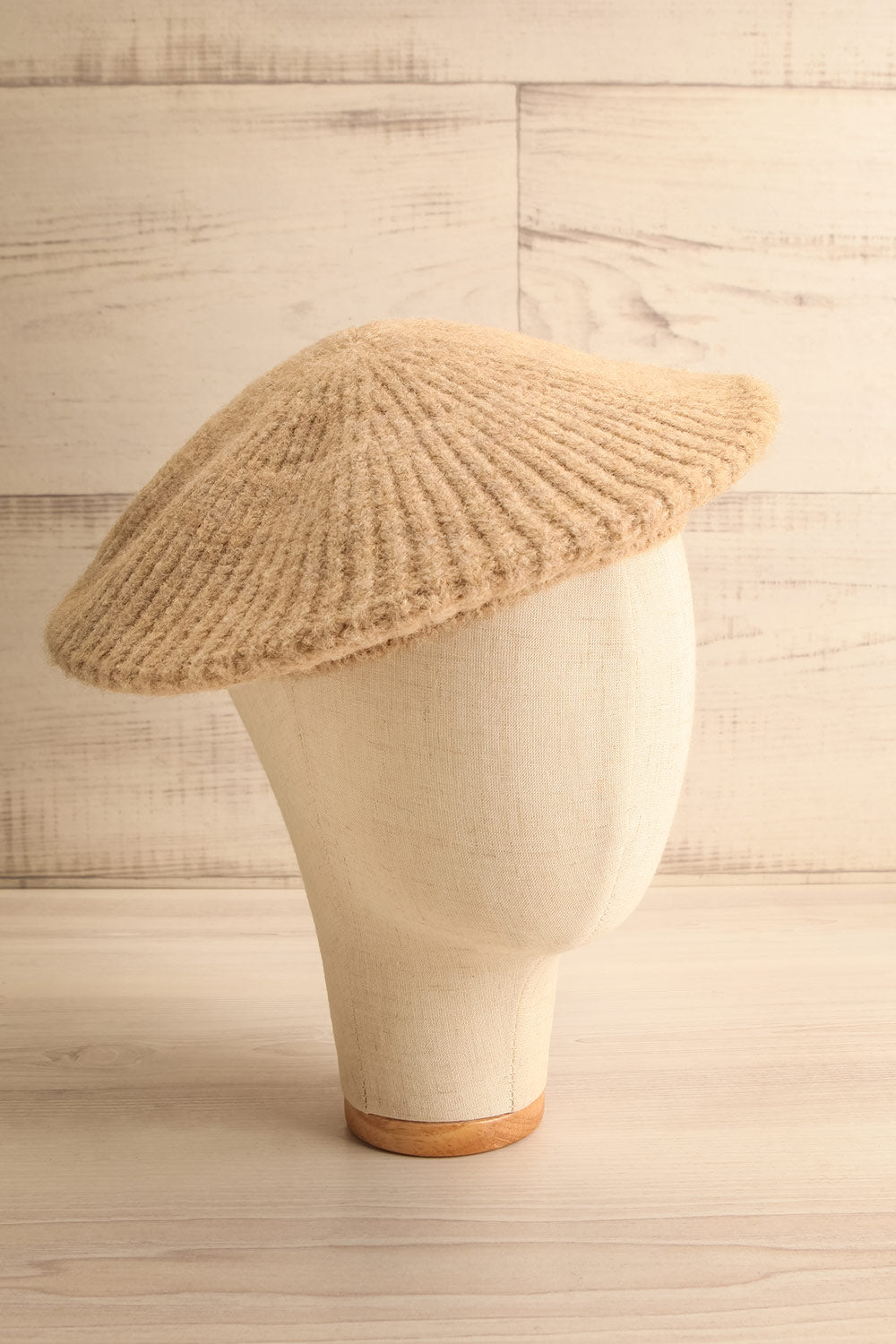 Huaraz Beige Knit Beret | La petite garçonne front view