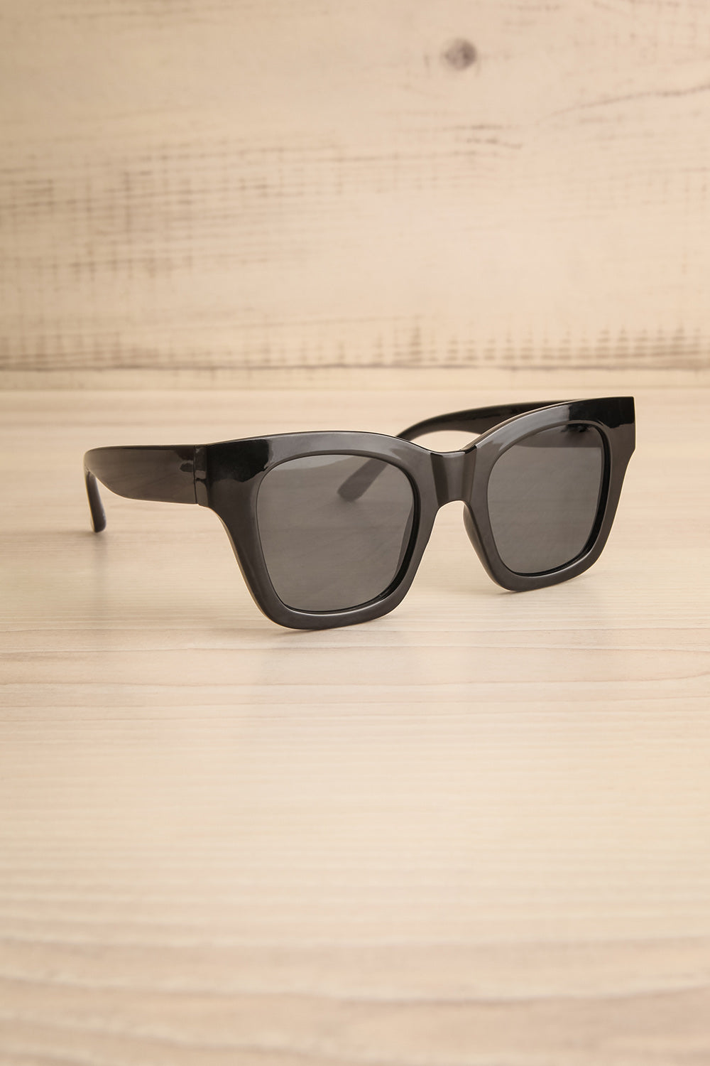 Ibiza Square Black Sunglasses | La petite garçonne side view