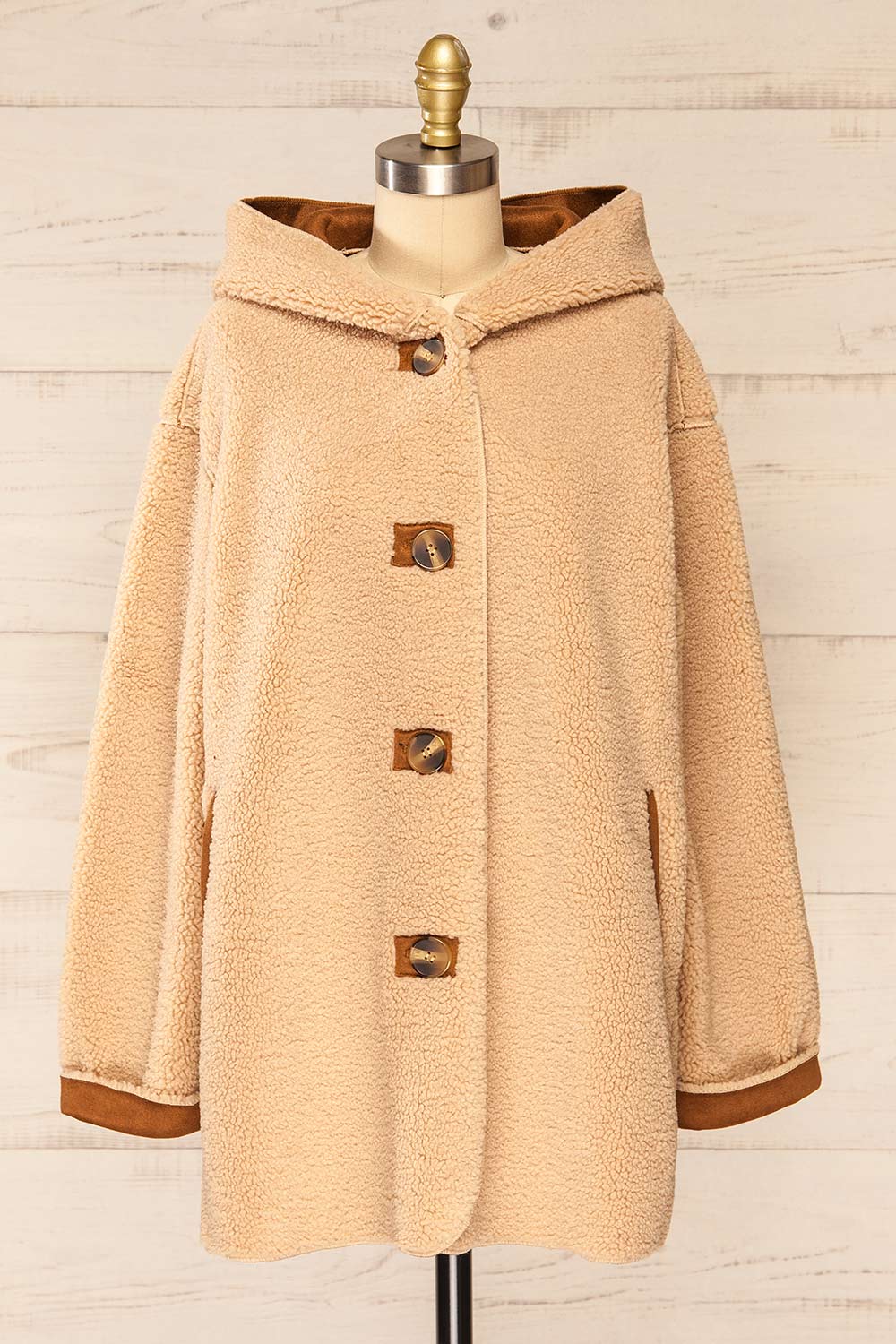 Istanbul Beige Sherpa Coat w/ Faux-Suede Lining | La petite garçonne front view
