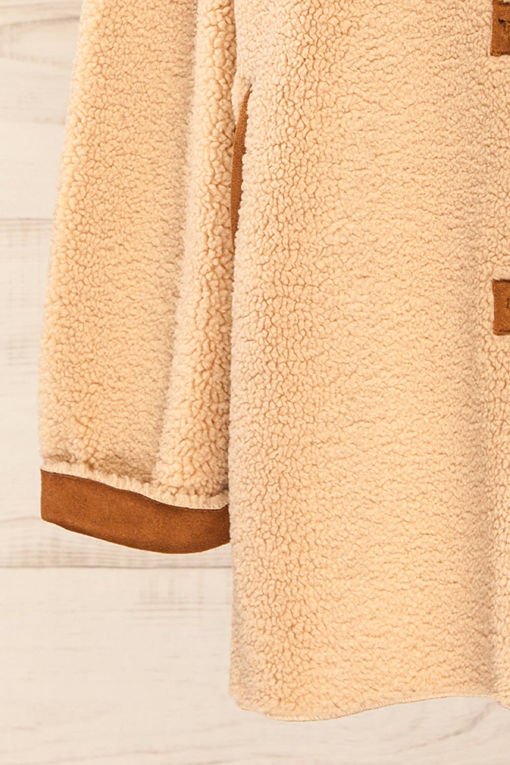 Istanbul Beige Sherpa Coat w/ Faux-Suede Lining | La petite garçonne sleeve