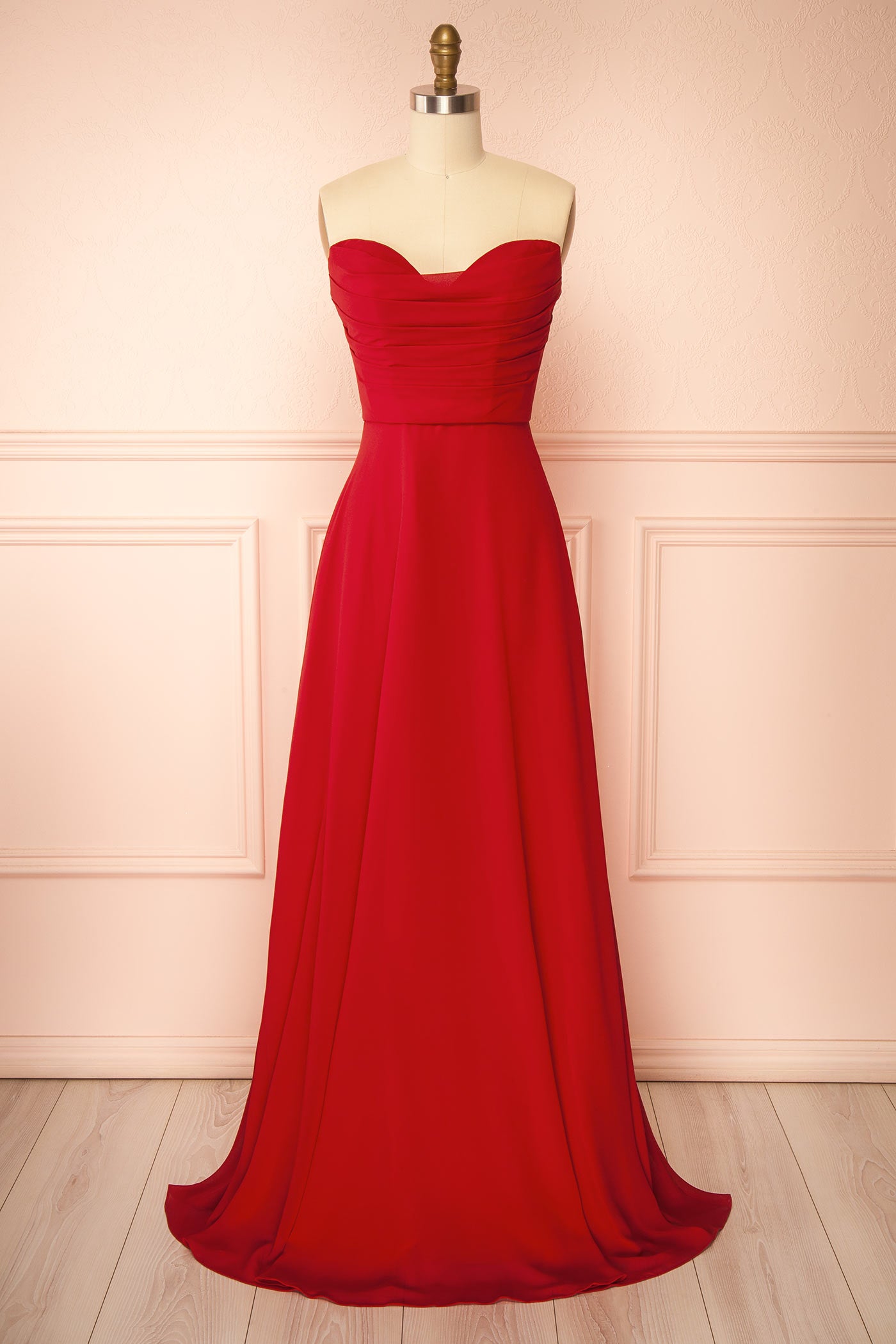 Janie Rouge | Robe Maxi en Chiffon avec Décolleté en Coeur et Foulard