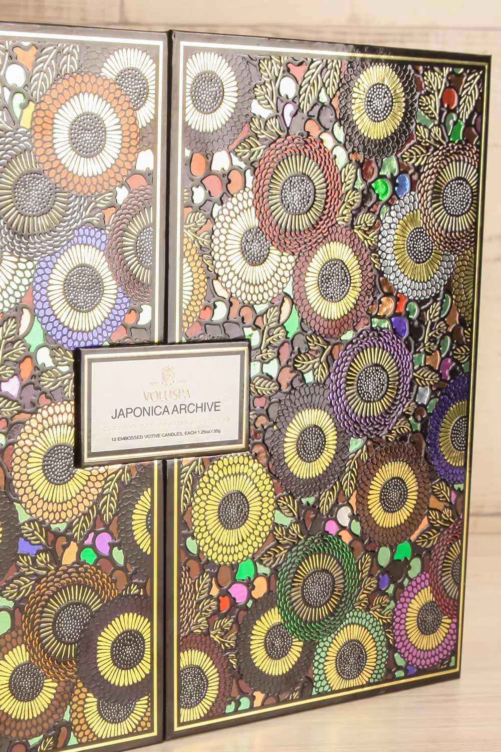 Japonica Archive | Ensemble de Mini Chandelle box close-up