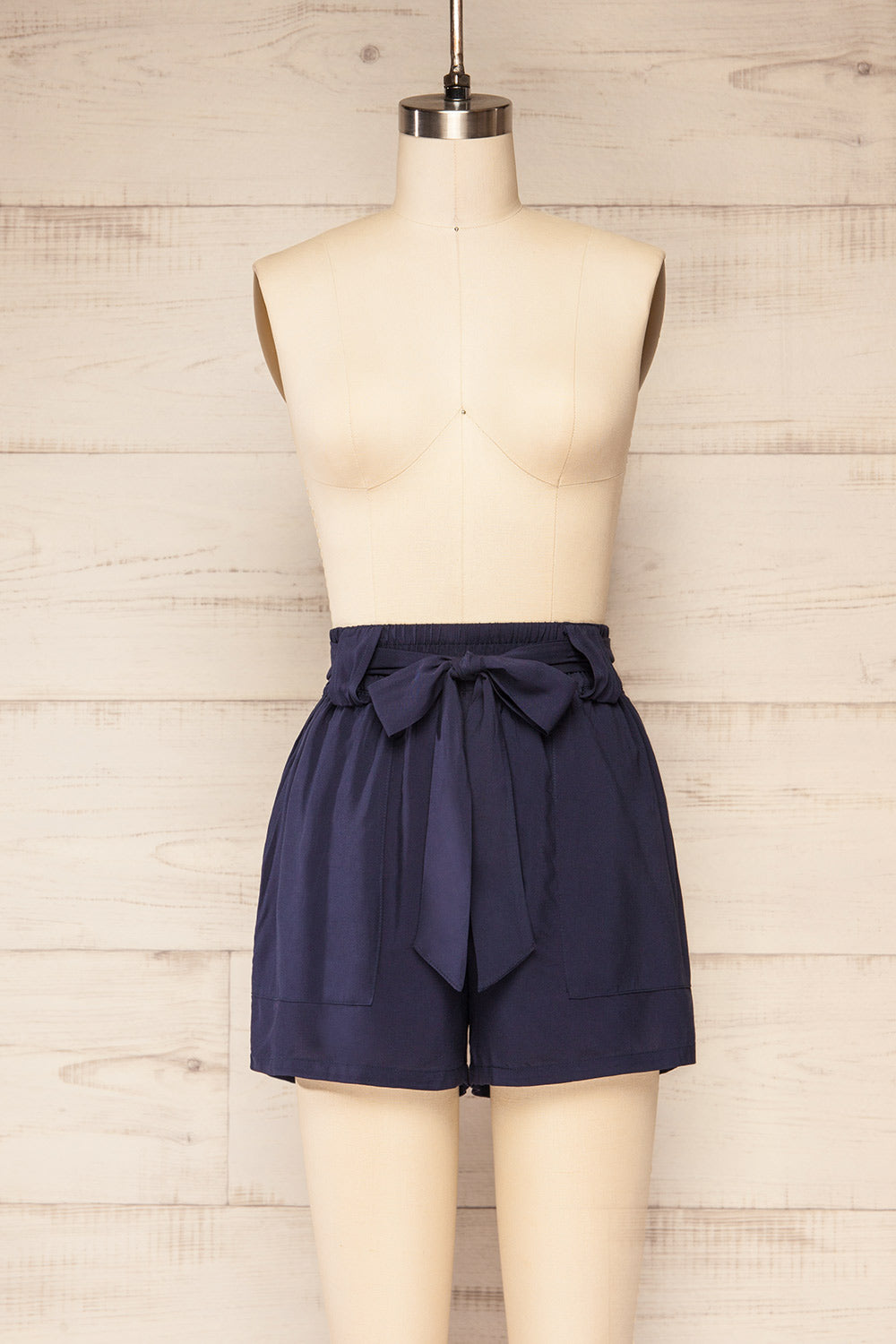 Joey Navy High-Waisted Shorts w/ Belt | La petite garçonne front view
