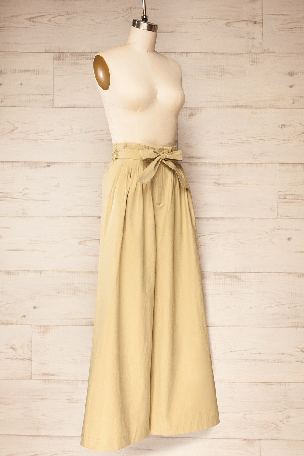 Jomson High-Waisted Pleated Trousers | La petite garçonne side view