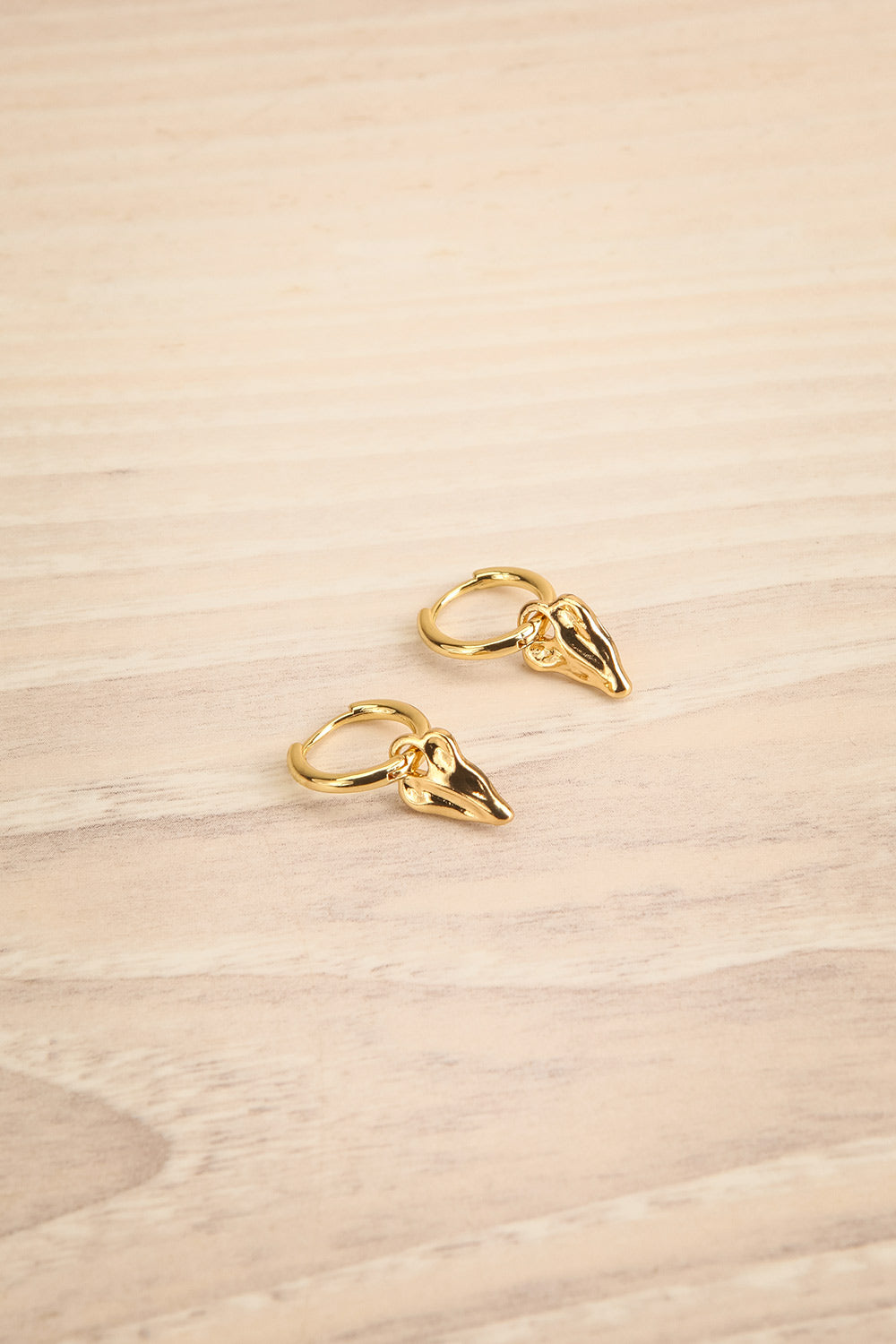 Jula Gold Organic Heart Pendant Earrings | La petite garçonne flat